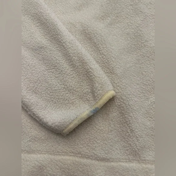 Vineyard Vines zip up fleece
Women’s L - Picture 3 of 6